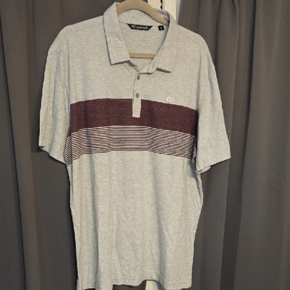 Travis Mathew Men's Gray/Maroon Polo Shirt Front/Back Logo Golf Sz XXL EUC